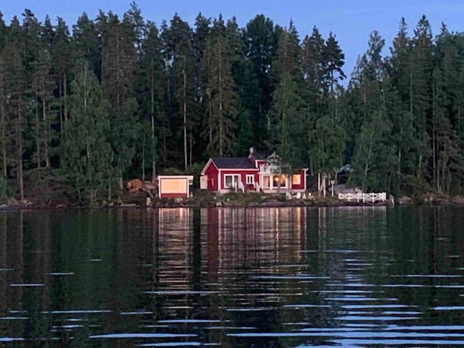 "Talludden" By The Lake Arydssjoen, Furuby Exterior photo